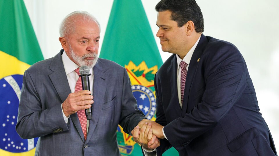 exploracao-de-petroleo-na-margem-equatorial-vira-alvo-de-barganha-entre-lula-e-alcolumbre