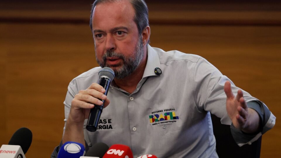 silveira-diz-que-preco-do-diesel-deve-cair-“em-breve”